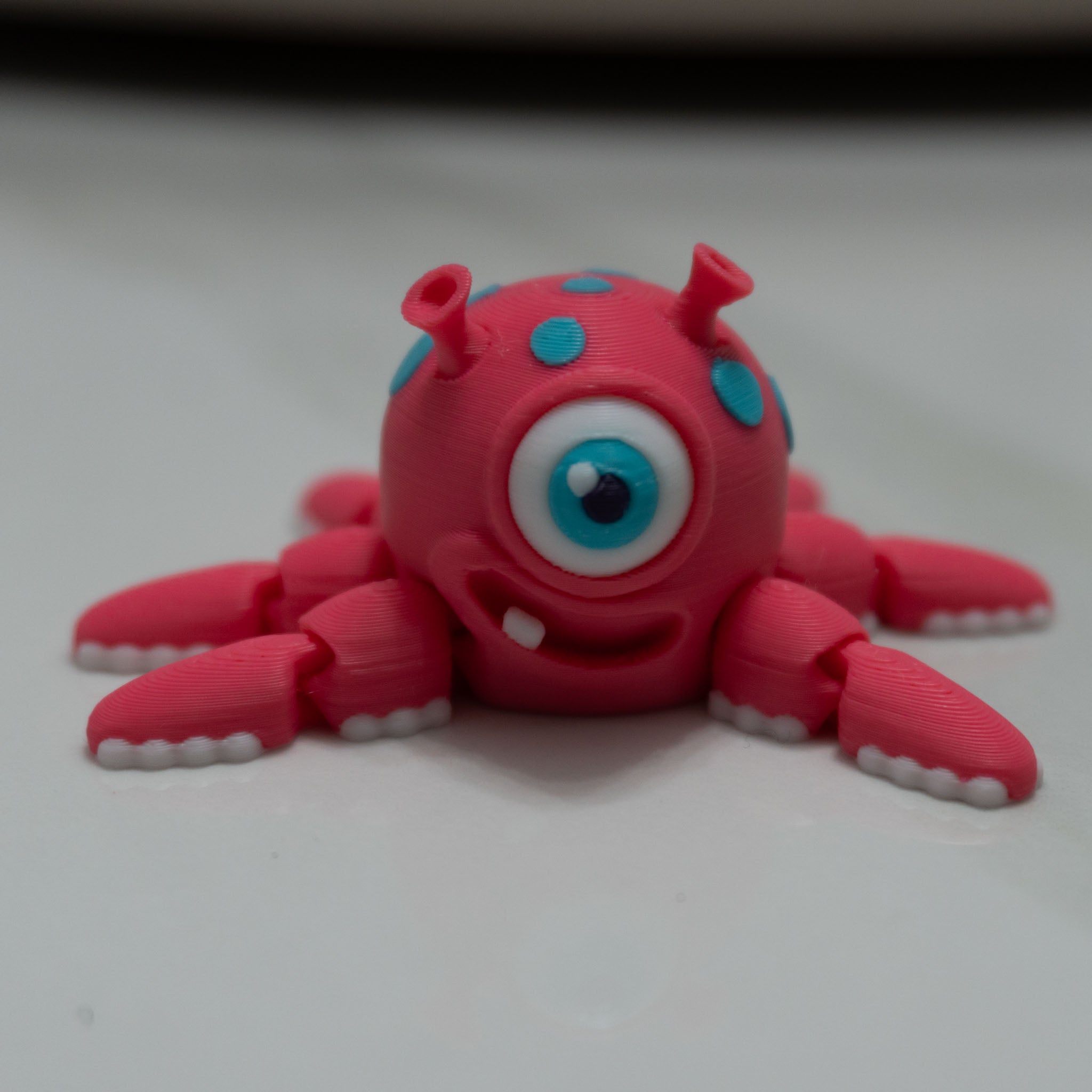 Cyclops Crawler (Flexi Squid) | Spinning Alien Fidget Toy