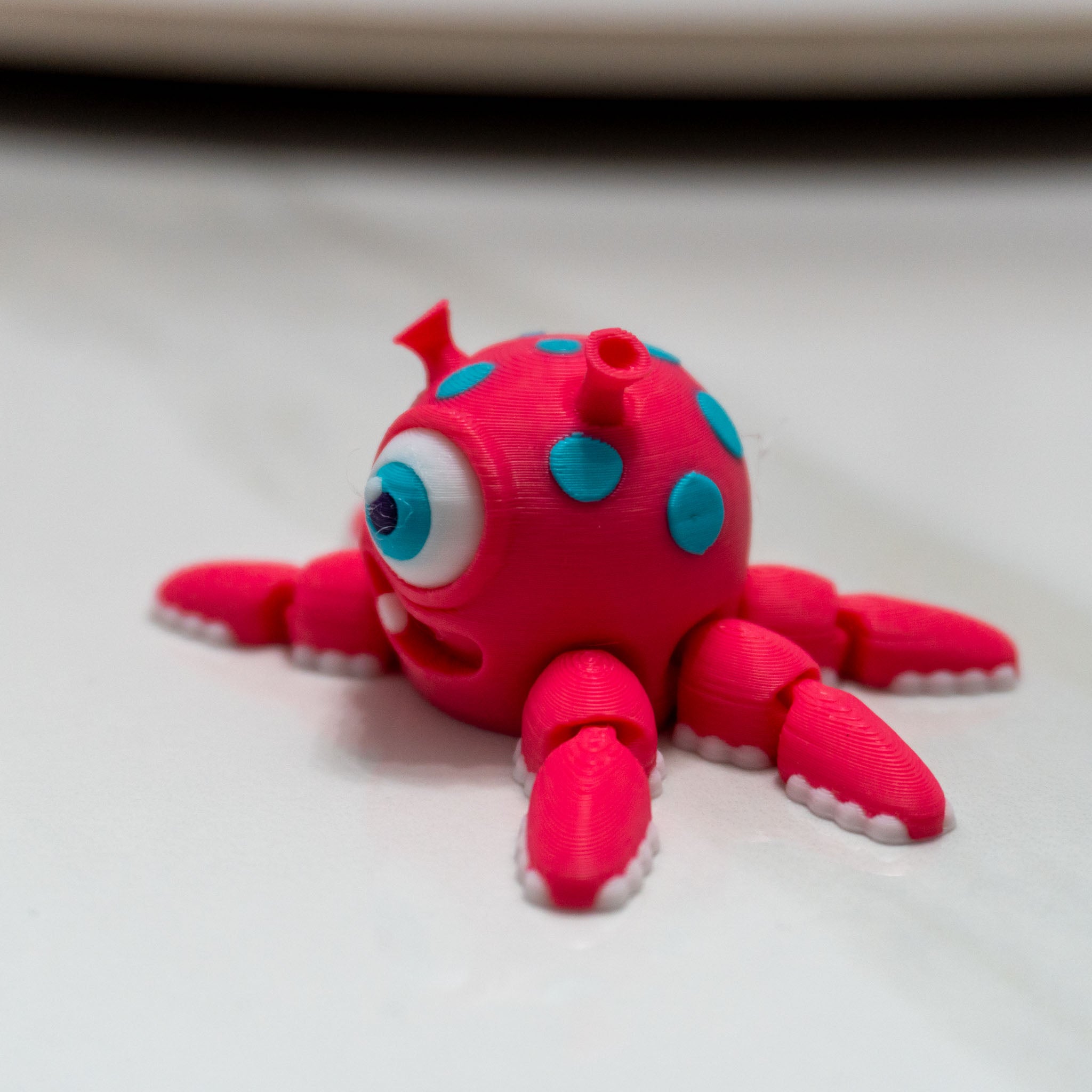 Cyclops Crawler (Flexi Squid) | Spinning Alien Fidget Toy