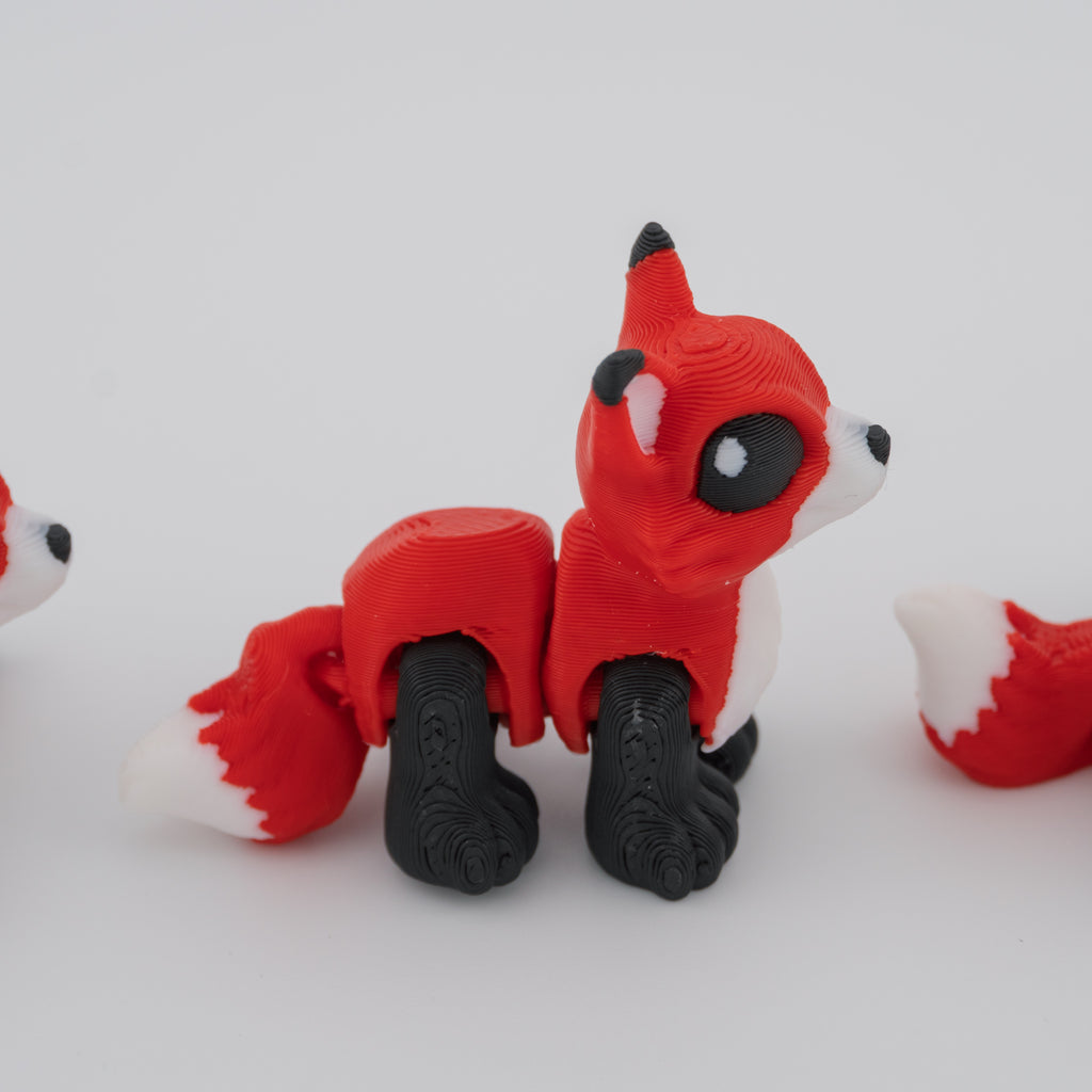 Articulated Fox Hatchling Figure – Cute 3D Printed Desk Pet – 2 Inch