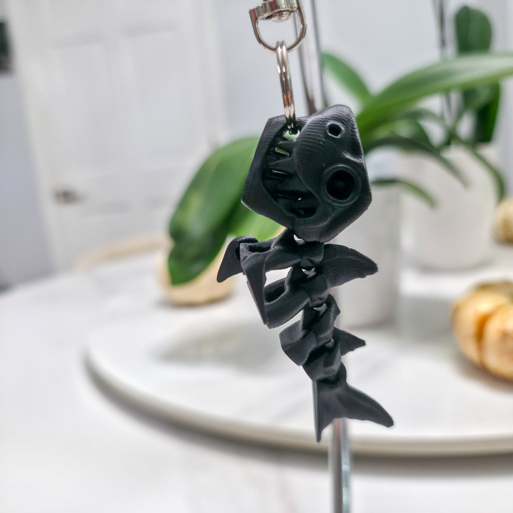Articulated Skeleton Shark Keychain – 3.3 Inch Flexible Fidget Accessory