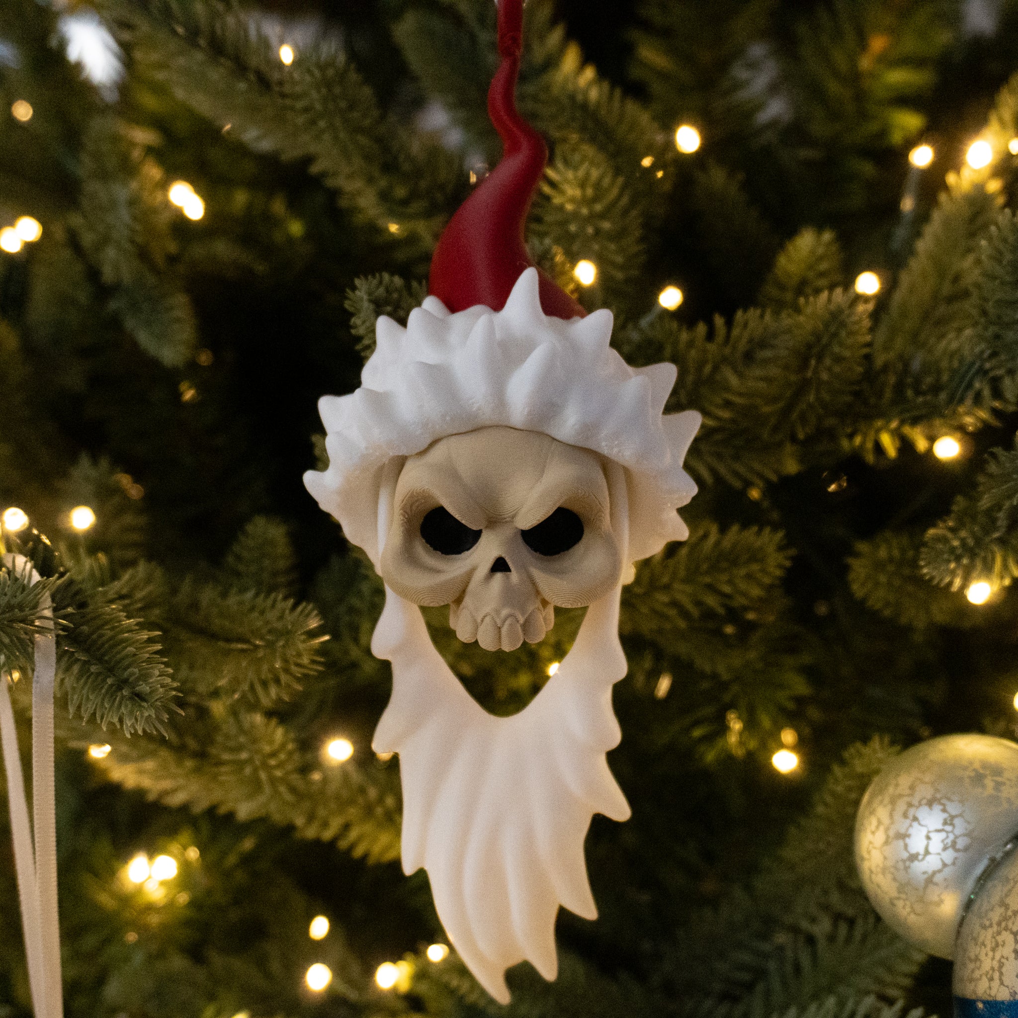 Skull Santa Ornament – Gothic Christmas Skull Decoration | 3D Printed Holiday Decor